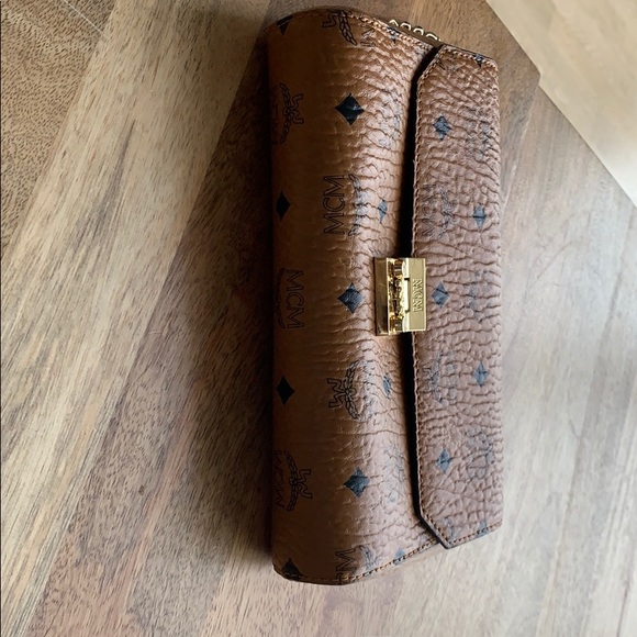 Authentic MCM crossbody bag - Picture 4 of 8